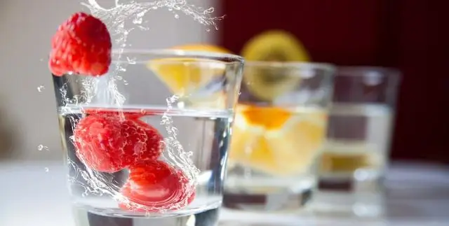 Мамам в горшках нужно много воды?