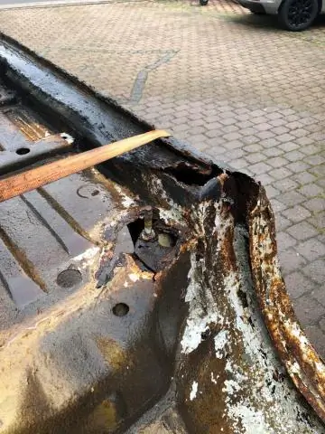 Как мне заделать яму на асфальтовой дороге?