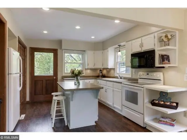 Предлагает ли Лоу ремонт бытовой техники?