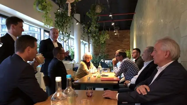 Как закрепить окно на первом этаже?