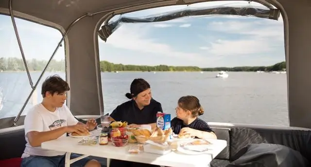 Можно ли отключать воду в доме во время отпуска?