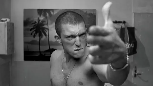 Одежда на выставке